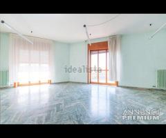 Centro, corso Cairoli, luminoso 5 vani