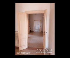 P.za Giordano angolo via Matteotti,palazzo storico - 16