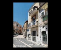 Centro storico, 3 vani ristrutturato