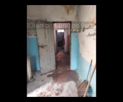 Palazzetto di 350mq con terreno edificabile