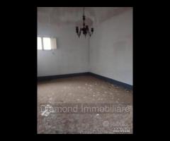 Palazzetto di 350mq con terreno edificabile - 6