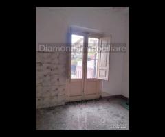 Palazzetto di 350mq con terreno edificabile - 7