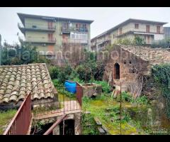 Palazzetto di 350mq con terreno edificabile - 9