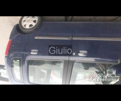 Opel agila 1.0 3 cilindri blu ricambi