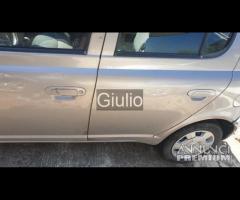 Ricambi Toyota yaris finestrino alternatore