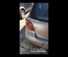 Ricambi Toyota yaris finestrino alternatore