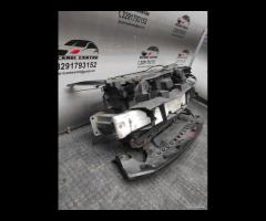 OSSATURA CALANDRA TRAVERSA PARAURTI ANTERIORE MAZD