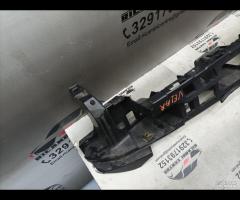 STAFFA PARAURTI POSTERIORE RANGE ROVER VELAR J8A21