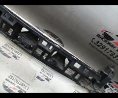 STAFFA PARAURTI POSTERIORE RANGE ROVER VELAR J8A21 - 8