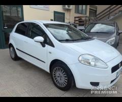Fiat Grande Punto 1.3 MJT 75 CV 5 porte Dynamic 06 - 3