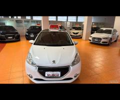 Peugeot 208 PureTech 82 5 porte Allure - 12