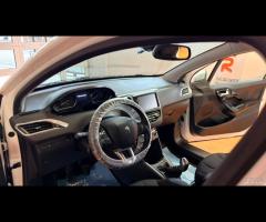 Peugeot 208 PureTech 82 5 porte Allure - 16