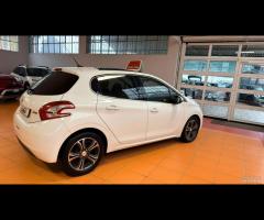 Peugeot 208 PureTech 82 5 porte Allure - 18