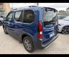 Peugeot Rifter Mix BlueHDi 130 S&S PC Allure Stand