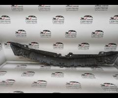 SUPPORTO STAFFA CENTRALE PARAURTI ANTERIORE MERCED - 13