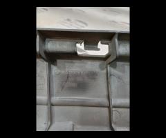 SUPPORTO STAFFA CENTRALE PARAURTI ANTERIORE MERCED - 24