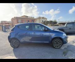 Lancia Ypsilon 1.0 FireFly Hybrid Silver Plus - 9