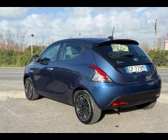 Lancia Ypsilon 1.0 FireFly Hybrid Silver Plus - 11