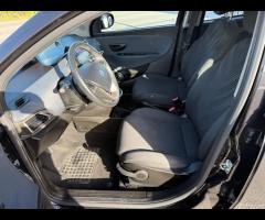 Lancia Ypsilon 1.0 FireFly 5 porte S&S Hybrid Gold