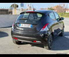 Lancia Ypsilon 1.0 FireFly 5 porte S&S Hybrid Gold - 16