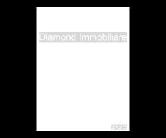 Casa singola con cortile e terrazzino ad Acireale