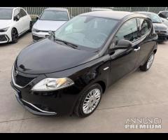 Lancia Ypsilon 1.2 69 CV 5 porte GPL Ecochic Gold