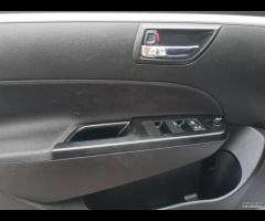 Suzuki Swift 1.3 DDiS 5 porte B-Top Bi-Color - 11