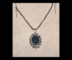 COLLANA ORO BIANCO 18kt. DIAMANTI E ZAFFIRO BLU