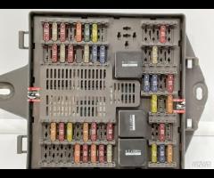 SCATOLA FUSIBILI DISTRIBUTORE CORRENTE POSTERIORE - 4