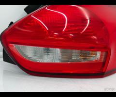 FARO FANALE STOP POSTERIORE DX FORD FOCUS III BJ 2