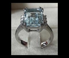 ANELLO ORO 18kt. DIAMANTI ED ACQUAMARINA NATURALE