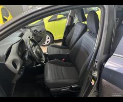 Toyota Yaris 1.0 5 porte Lounge gpl 2016 - 14