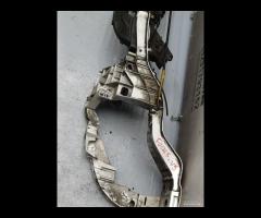 OSSATURA CALANDRA ANTERIORE FORD FOCUS 2011 1.6 TD - 12