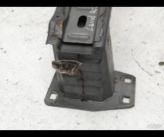 RINFORZO TRAVERSA PARAURTI ANTERIORE LR DISCOVERY - 12