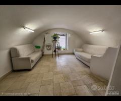 Via D'Alessandro , Intero stabile - 16