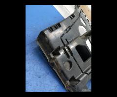 STAFFA DI MONTAGGIO PARAURTI POSTERIORE SINISTRA B - 9