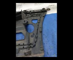 STAFFA DI MONTAGGIO PARAURTI POSTERIORE SINISTRA B - 15