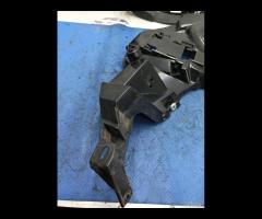 SUPPORTO STAFFA PARAURTI POSTERIORE SX LAND ROVER - 14