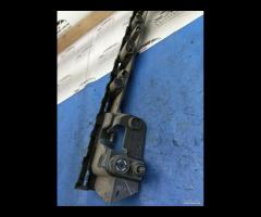 STAFFA DI MONTAGGIO PARAURTI POSTERIORE RANGE ROVE - 19