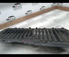 GRIGLIA PARAURTI ANTERIORE CENTRALE SUPERIORE SKOD - 18