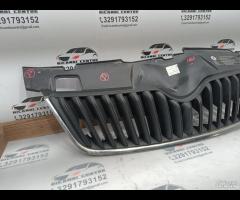 GRIGLIA PARAURTI ANTERIORE CENTRALE SKODA FABIA 20