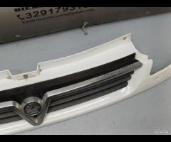 GRIGLIA PARAURTI ANTERIORE OPEL VIVARO 2004 820004