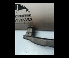 BARRA TRAVERSA RINFORZO PARAURTI ANTERIORE  VOLKSW - 22