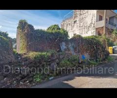Fabbricato con terreno a Stazzo- Acireale