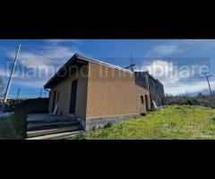 Casale ristrutturato con terreno DOC Solicchiata - 14