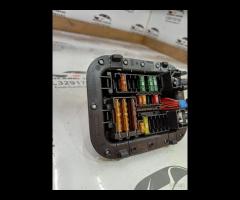 CENTRALINA PORTA FUSIBILI VANO PIEDI LATO ANTERIOR - 15