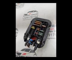 CENTRALINA PORTA FUSIBILI VANO PIEDI LATO ANTERIOR - 19