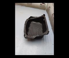 VASSOIO PORTAOGGETTI BAGAGLIAIO POSTERIORE TESLA M - 8