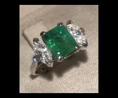 ANELLO ORO 18kt. DIAMANTI MARQUISE E SMERALDO