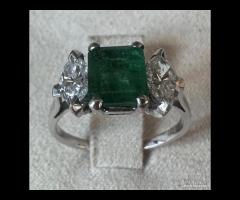 ANELLO ORO 18kt. DIAMANTI MARQUISE E SMERALDO